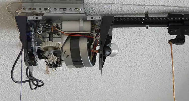 Emergency Garage Door Opener Repair in Lakeside, FL