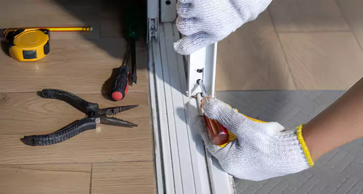 Screen Door Wheel Replacement in Lakeside, FL