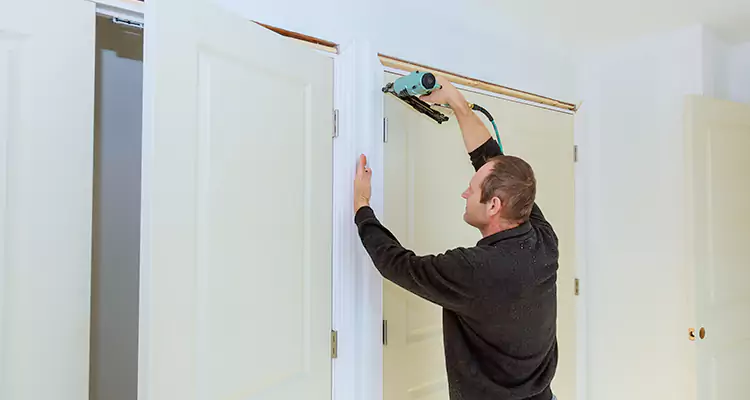 Top Rated Door Fixing ServiceFixing Garage Door Track in Lakeside, FL