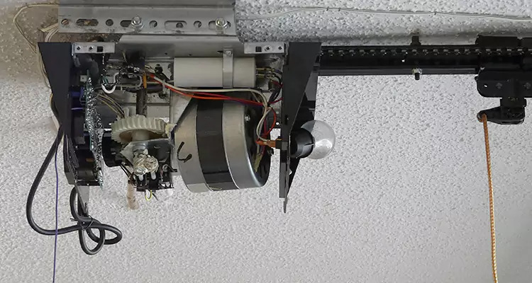 Garage Door Motor Replacement in Lakeside, FL