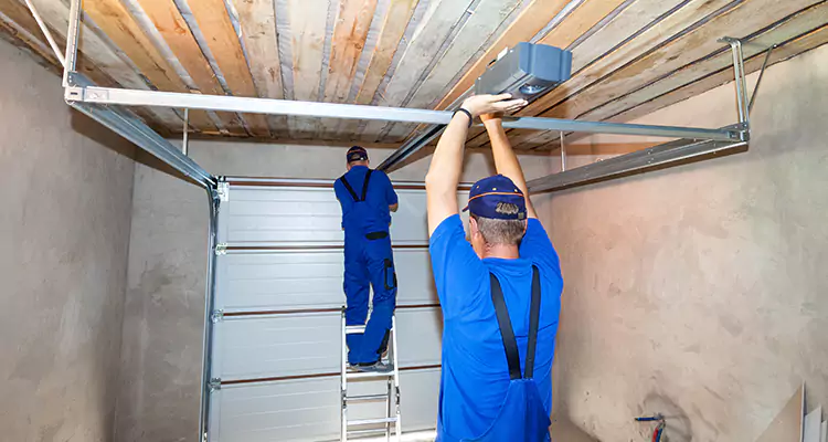 Garage Door Opener Technician in Lakeside, FL