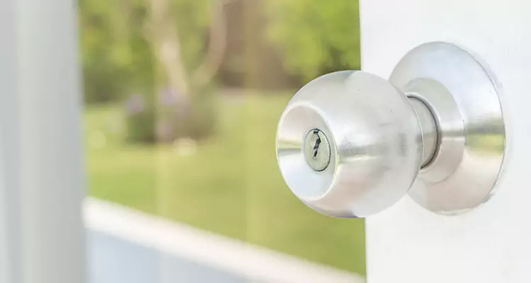 Patio Door Mechanism Jammed in Lakeside, FL