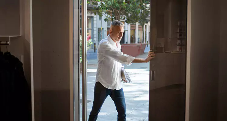 Reliable Pella Patio Door Repair Services for Opening Issues in Lakeside, FL