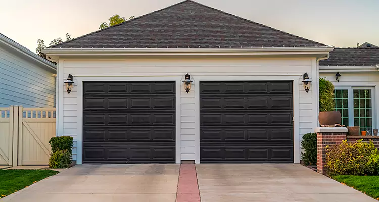 Residential Local Garage Door Repair in Lakeside, FL