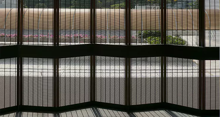 Front Screen Door Repair in Lakeside, FL