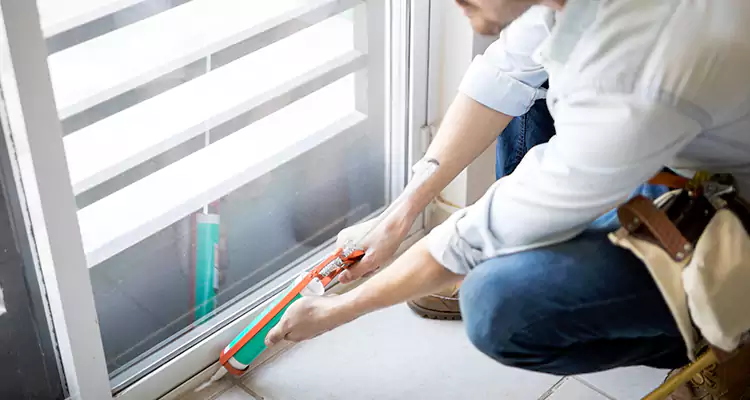 Dap Window Caulk Repair in Lakeside, FL